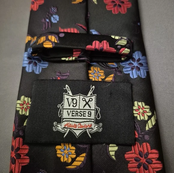 Floral and Geometric Patterned Ties Set - Picture 2 of 4